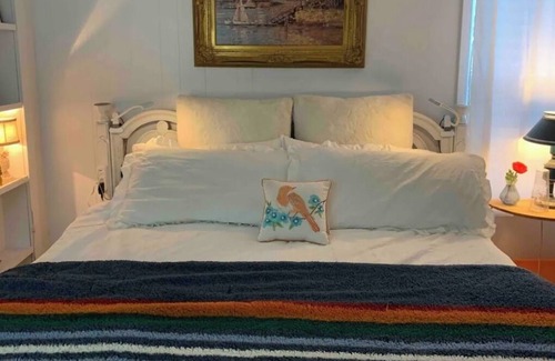 Visalia House | Bearheart Lodge - Haven in the Heart of Visalia, Gateway to the Sequoias