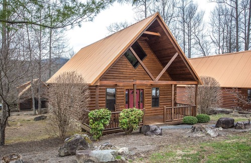 White Oak Lodge Cabin | Bearly Behaving