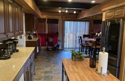 Hidden Valley Apartment | 🐻 Bear’s Den at Hidden Valley Resort – Winter Season Rental across from slopes