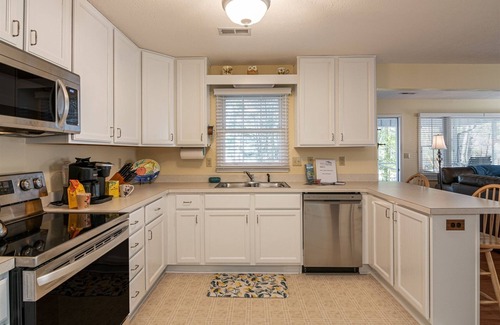Flat Rock House | Bears` Lodge at Bonclarken | 4 Bed, 3 Bath