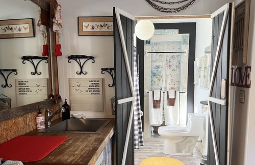 Gerton House | BearWallow MountainRetreat Hot tub 25 min from Asheville Endless Hiking trails.