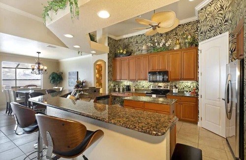 Caloosahatchee Villa | BEAT THE HEAT - 20% OFF YOUR DREAM GETAWAY - 3115 Riverhouse Queen