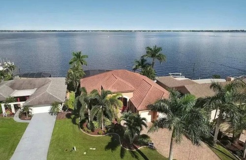 Caloosahatchee Villa | BEAT THE HEAT - 20% OFF YOUR DREAM GETAWAY - 3115 Riverhouse Queen