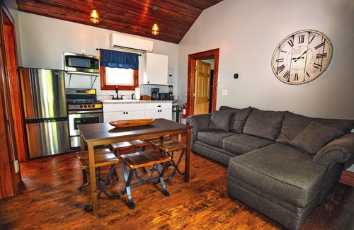 Lake George Cottage | Beatty Road Cottage- Steps From The Water, Restaurants & Activities