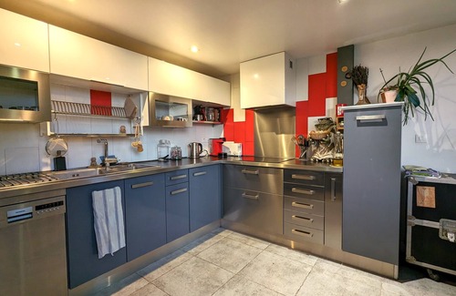 Saint-Denis Apartment | Beau Duplex Artistique Avec vue sur le Canal