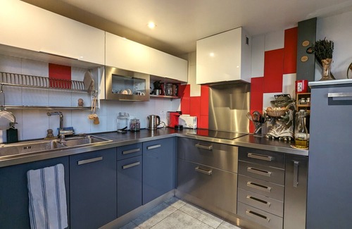 Saint-Denis Apartment | Beau Duplex Artistique Avec vue sur le Canal