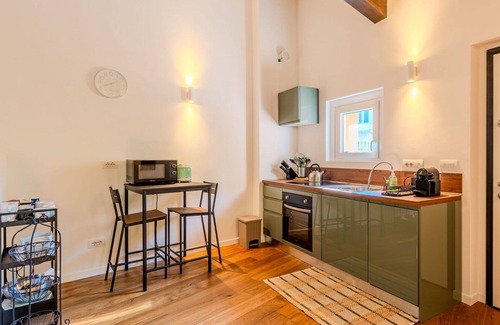 Como Apartment | Beautiful apartment for 4 guests with A/C, WIFI, pool, TV and patio