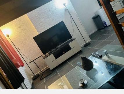 Rulx Apartment | Beau studio lumineux à 2mn à pied du tramway.