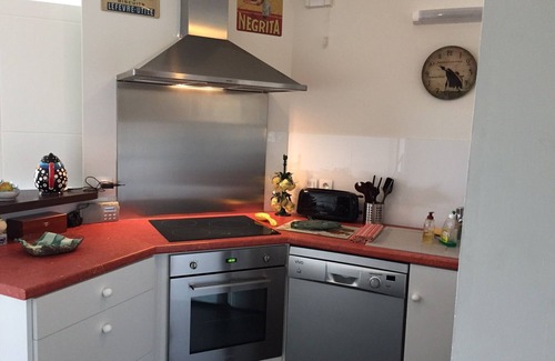 La Teste-de-Buch Apartment | Beau T3 duplex overlooking the oyster port of La Teste