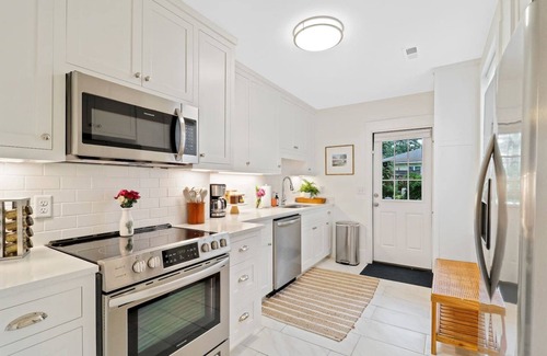 Beaufort Cottage | Beaufort Cottage Near MCRD with Beach Pass!