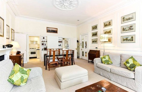 Brompton & Hans Town Apartment | Beaufort Gardens | Pro-Managed