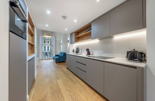 Brompton & Hans Town Apartment | Beaufort Gardens Residences