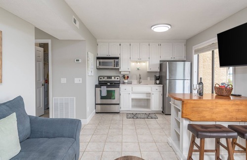 Beaufort Condo | Beaufort's Blue Heron Hideaway on Battery Creek