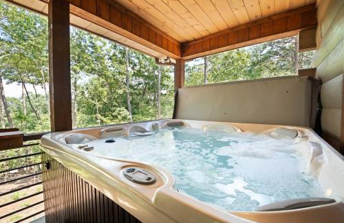 Ellijay House | Beaumont - Lux Mountain View Cabin with Hot Tub