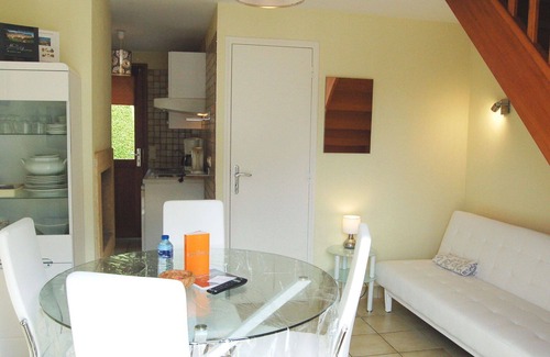 Saint-Jouan-des-Guerets Apartment | Beautiful apartment for 4 guests with WIFI, pool, TV and terrace