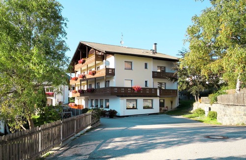 St. Valentin auf der Haide Apartment | Beautiful apartment for 32 people with WIFI, TV, balcony, pets allowed and parking