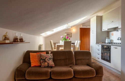 Castagnole delle Lanze Apartment | Beautiful apartment for 4 guests with WIFI, A/C, pool, TV, patio and parking