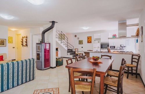 Velva House | Beautiful villa for 8 people with WIFI, TV, terrace, pets allowed and parking