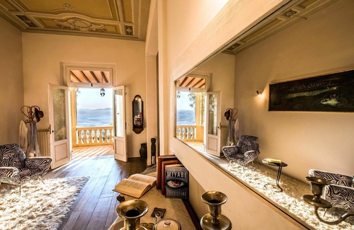 Loro Ciuffenna Villa | Beautiful private villa for 14 people with WIFI, A/C, private pool, TV, patio and pets allowed