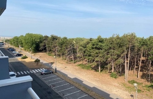 Le Touquet-Paris-Plage Apartment | Beautiful F3 apartment of 70 m², side sea view, near beach, quiet street
