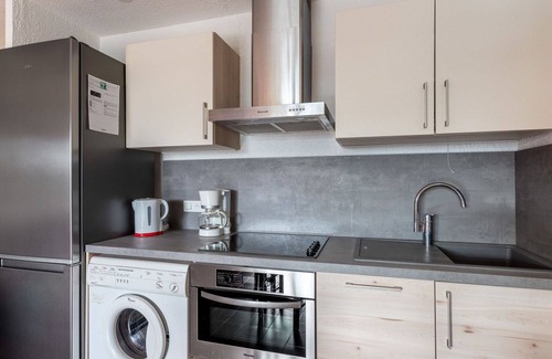 Rayol-Canadel-sur-Mer Apartment | Beautiful apartment for 3 guests with A/C, WIFI, TV, patio and pets allowed