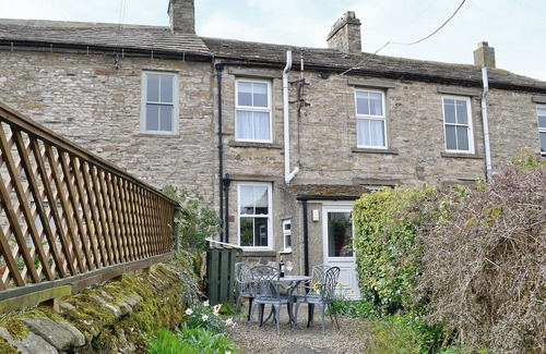 Carperby Cottage | Beautifully presented cottage, convenient village location and walks from the doorstep.