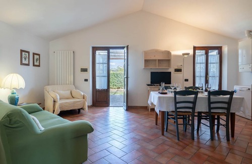 Ponte di Gabbiano Apartment | Beautiful apartment for 4 guests with WIFI, pool, A/C, TV, pets allowed and parking, close to Si.