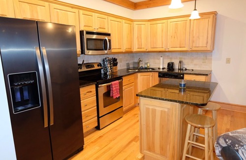 Boone Condo | Beautiful 1 BD/1 BA Echota condo with a magnificent view of Grandfather Mtn