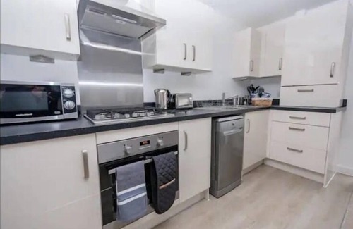 Peterborough Apartment | Beautiful 1-Bed Apartment in Peterborough