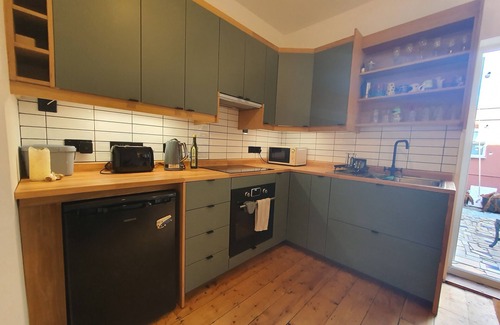 Fishponds Apartment | Beautiful 1 bed apartment 10minutes walk from Fishponds high street
