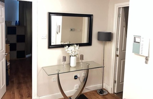 Hillside Apartment | Beautiful 1-Bed Apartment in Wimbledon- London