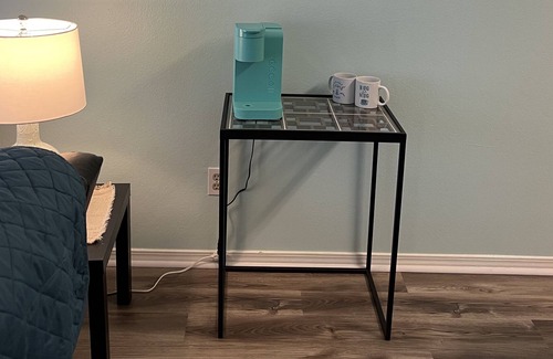 Brent Condo | Beautiful 1 bedroom 1 bath condo in a quiet complex with a pool