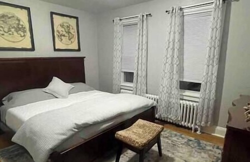 Albany House | Beautiful 1 bedroom in a quiet residential area.
