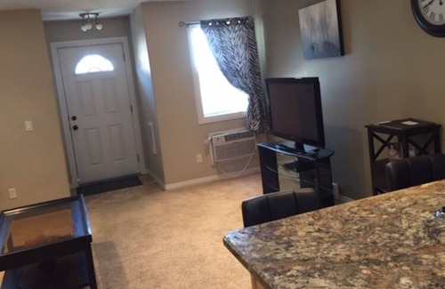 Regina House | Beautiful 1 Bedroom located in East Regina - 261C Fines Drive STA21-00145