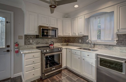Franconia House | Beautiful 1 bedroom with private bathroom #2
