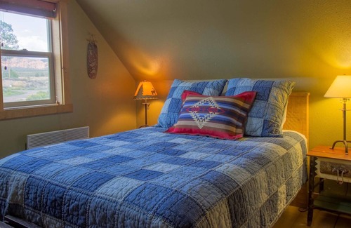 Panguitch Cabin | Beautiful 1 BR "Barn" Cabin - Perfect for Small Families