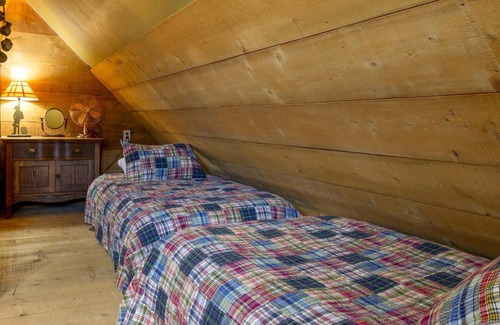 Panguitch Cabin | Beautiful 1 BR "Barn" Cabin - Perfect for Small Families
