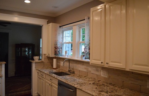 Silver Spring House | Beautiful 1920s bungalow newly remodeled and just 7.5 miles from White House