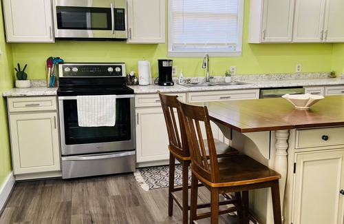 Winchester House | Beautiful 1920’s Home in Downtown Winchester