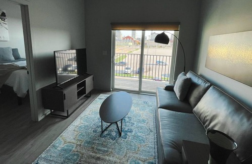 Downtown Omaha Apartment | Beautiful 1BD/1BA + Balcony- Downtown Omaha