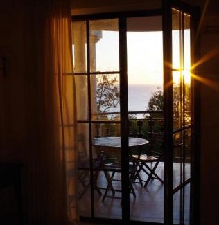 Obzor Apartment | Beautiful 1st-Line Seaview Private Appartement in The Cliff resort