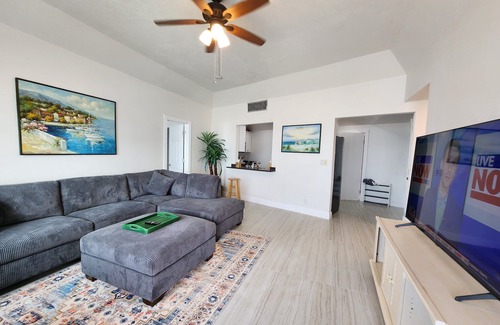 Belleair Beach Condo | Beautiful 2/2 condo right on the beach with water view from every room.