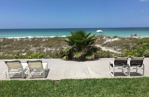 Belleair Beach Condo | Beautiful 2/2 condo right on the beach with water view from every room.