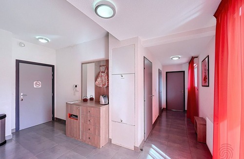 Lamalou-les-Bains Apartment | Beautiful 2-bedroom with AC, parking, terrace, and mountain view, 50m from center and thermal baths
