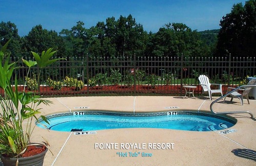 Table Rock Condo | BEAUTIFUL 2-Bd/2-Bth Condo, Resort, In/Outdoor Pools, Hot Tub Golf Fit Ctr QUIET