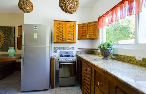 Playa del Secreto House | Beautiful 2 Bdrs Villa with Pool,Private Beach,Wi-Fi, Kayaks, Manager, Chef .
