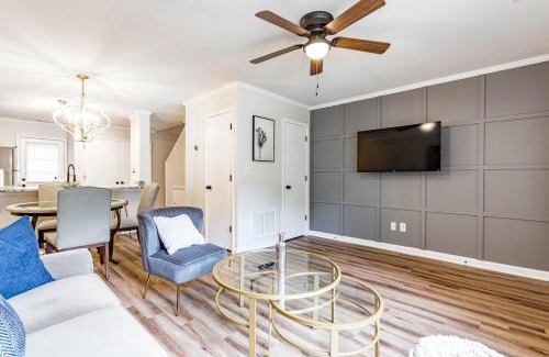 Southwest Raleigh House | Beautiful 2 bdr Townhome w King bed and free wifi