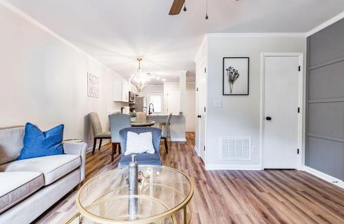 Southwest Raleigh House | Beautiful 2 bdr Townhome w King bed and free wifi