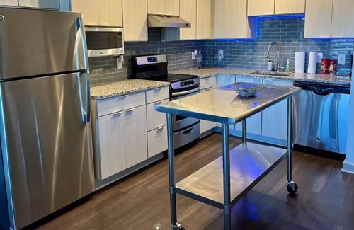 SoNo Condo | Beautiful 2 Bdrm / 2 Bath Condo -- view of Downtown ATL!
