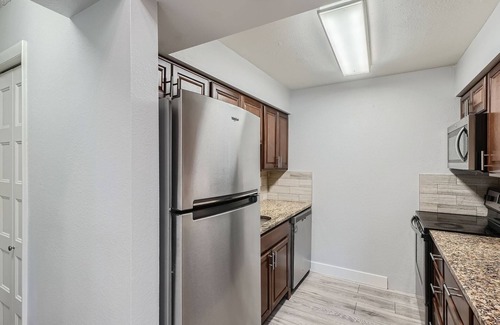 Aurora Condo | Beautiful 2 bed/2 bath remodeled Condo in Aurora